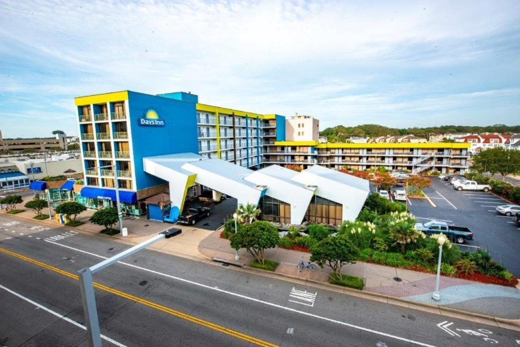Days Inn By Wyndham Virginia Beach At The Beach Exterior photo