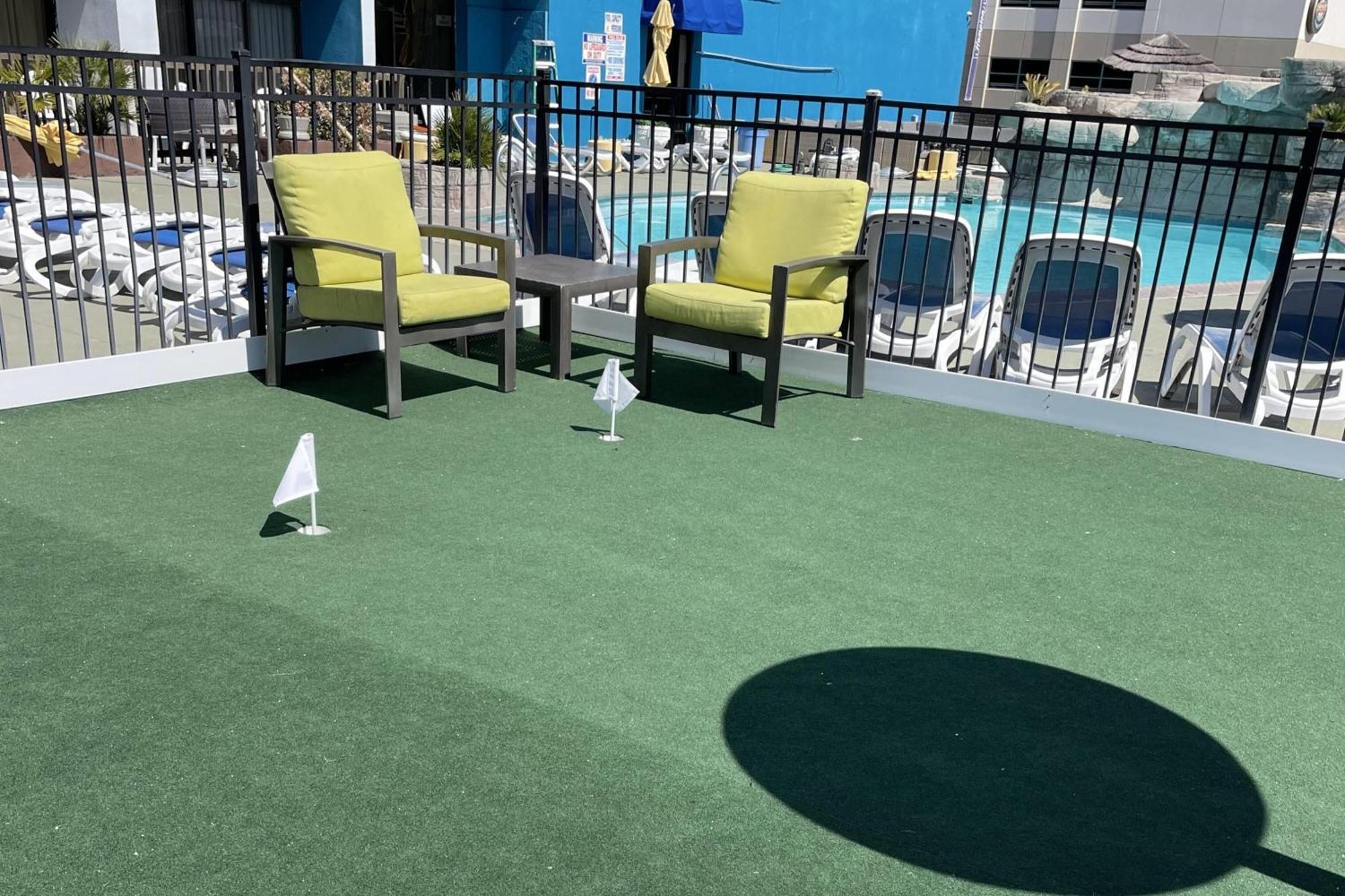 Days Inn By Wyndham Virginia Beach At The Beach Exterior photo